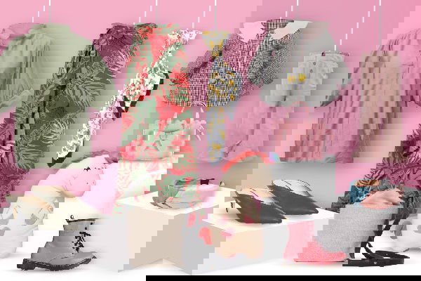 Ibu-Ibu Gila Shopping? Ini Cara Mudah Untuk Berbelanja Seisi Keluarga, Satu Tempat Saja Sudah Memadai!