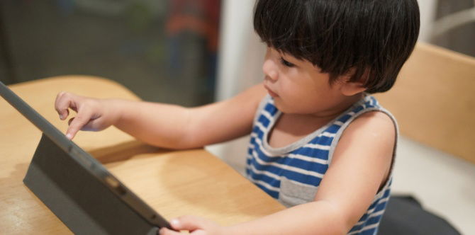 Masa Skrin/ Screen Time Anak: Berapa Banyak Masa Skrin Kanak-Kanak & Garis Panduan Buat Parents