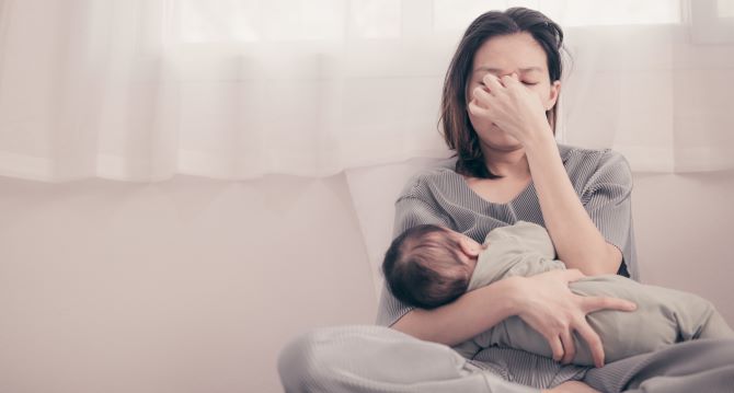 Emosi Ibu Selepas Bersalin Tak Menentu Perkara Biasa! Mommies, Ketahui Cara Atasinya