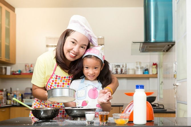 Resepi Doh Roti Sedap & Guna Hanya Sedikit Bahan, Ibu-Ibu Jom Cuba Buat Bersama Anak-Anak