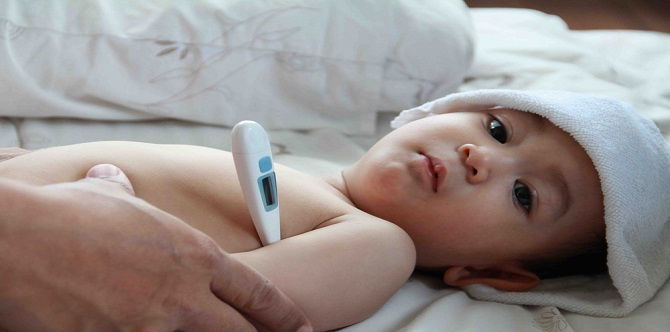 Simptom Selepas Vaksin Mungkin Buat Bayi Demam & Meragam