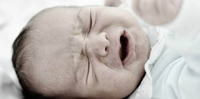 Tolong! Bayi Asyik Nak Dukung & Bayi Menangis Bila Di Letak! Apa Patut Saya Buat?