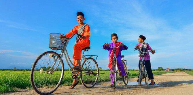 Tip-Tip Keselamatan Membenarkan Anak Berjalan Raya