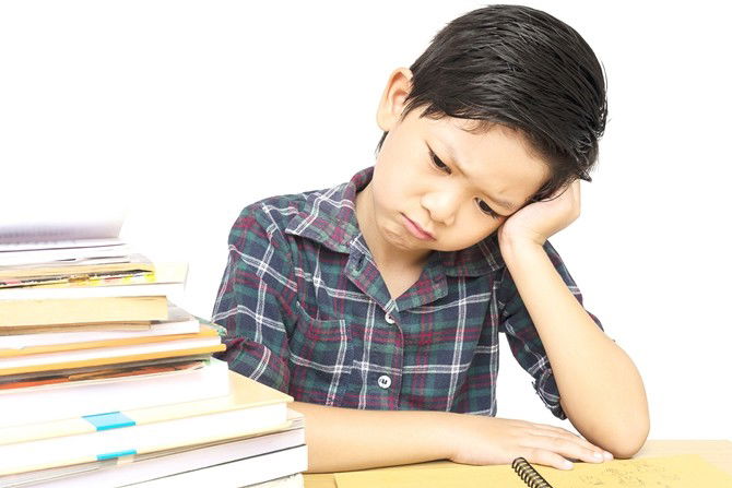 Anak Cakap Dia Tidak Suka Membaca? Tiru Cara Memupuk Minat Membaca Ini, No #6 Paling Penting!