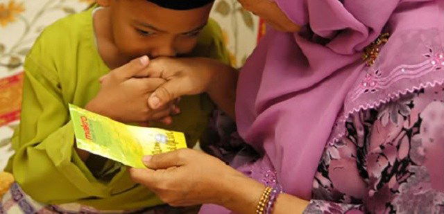 4 Cara Bijak Untuk Menguruskan Duit Raya Anak Anda