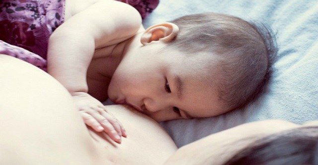 Adakah Ambil Gambar Ketika Beri Susu Badan Satu Trend Baru?