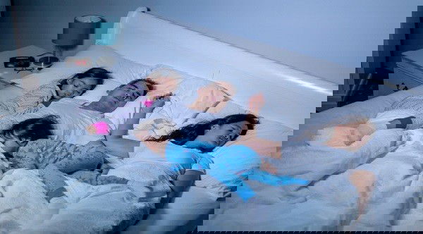 9 Cara Co-Sleeping Sebenarnya Boleh Mempengaruhi Perangai Anak Anda