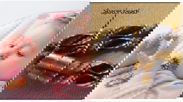 Bayi Keracunan Kerana Gigit Rantai Teething - 3 Perkara Ibu Bapa Harus Tahu!