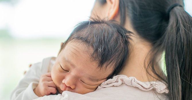 "Berikan Kita Bertiga Masa 6 Minggu" – Surat Si Kecil Untuk Ibu Ayahnya Yang Akan Buat Anda Menangis