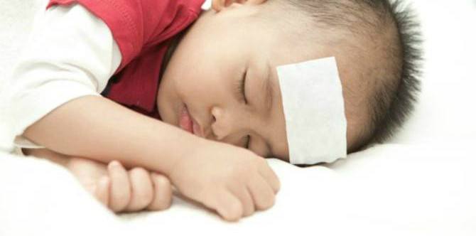 7 tips berguna untuk ibu bapa menjaga anak yang demam malam