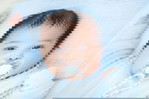 Kerana ibu cuai, bayi 16 bulan maut terjerut tali pengikat puting sendiri!