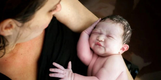 Bersalin Di Rumah (Home Birth): Proses Kelahiran Yang Selamat, Risiko & Komplikasi