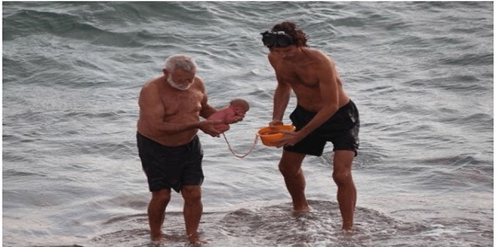 Ibu ini melahirkan anak di Laut Merah! Kisah luar biasa yang menakjubkan! Ketahui kelebihan dan risikonya