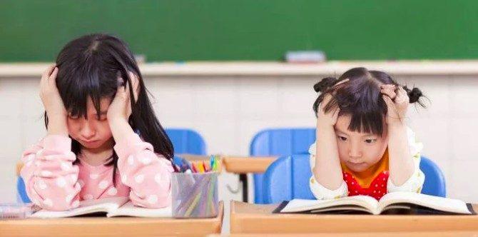 7 Tanda Perkembangan Anak Lebih Lambat Dari Biasa, Parents Perlu Alert!