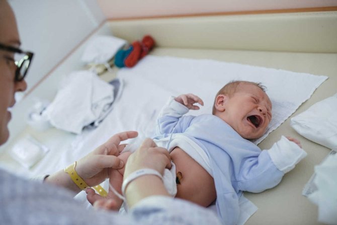 bayi lelaki bersunat