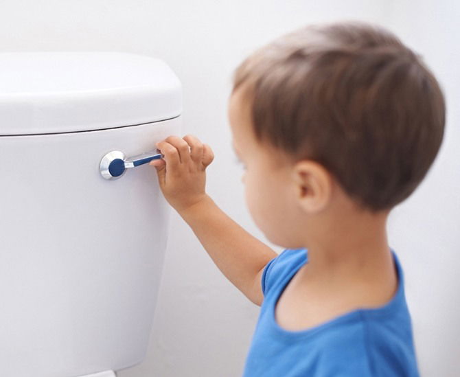 Cara Ajar Anak Lelaki Kencing Berdiri Dari Usia Awal, Panduan Bergambar Mudah Untuk Ibu Bapa!