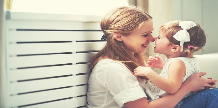 Setiap anak perempuan PERLU melihat ibu mereka telanjang bulat, ini sebabnya