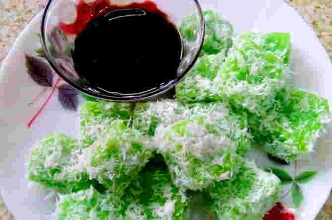 kuih buah kuih lopes, mee goreng basah, menu berbuka puasa