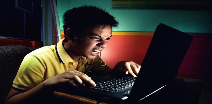 7 cara bagaimana ibu bapa boleh elak anak jadi seorang pembuli siber