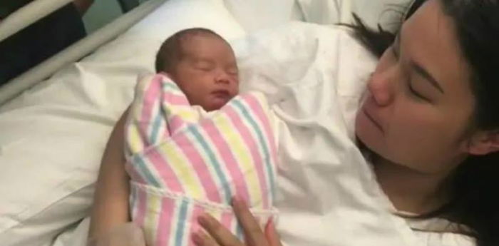 Ngilu! Boleh ada jarum tertinggal dalam rahim wanita ini lepas czer!