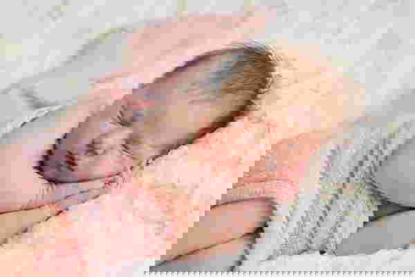 perkembangan bayi 2 minggu, perkembangan bayi minggu dua, perkembangan bayi usia 2 minggu, perkembangan bayi umur 2 minggu, perkembangan anak, tumbesaran anak, perkembangan anak umur 2 minggu, perkembangan anak umur 2 minggu, perkembangan anak usia 2 minggu, perkembangan anak 2 minggu,