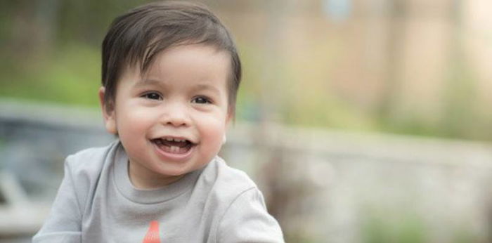 Anak 1 tahun 6 bulan suka tiru aksi parents - jadi apa anda perlu buat?