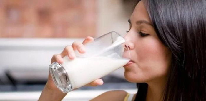 Susu Untuk Ibu Menyusu Badan: Kebaikan Susu, Berapa Banyak Perlu Minum Susu & Jenis Susu Terbaik