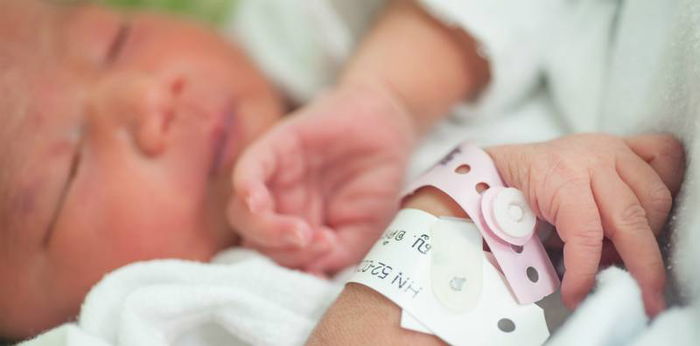 Ibu, sebelum beri anak minum susu badan yang diderma, ketahui risiko INI dulu!