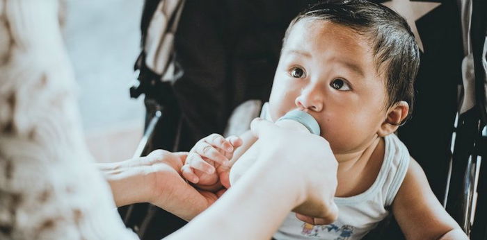 Susu Badan Tak Cukup, Ibu Tambah Susu Formula - Adakah Ia Berbahaya?