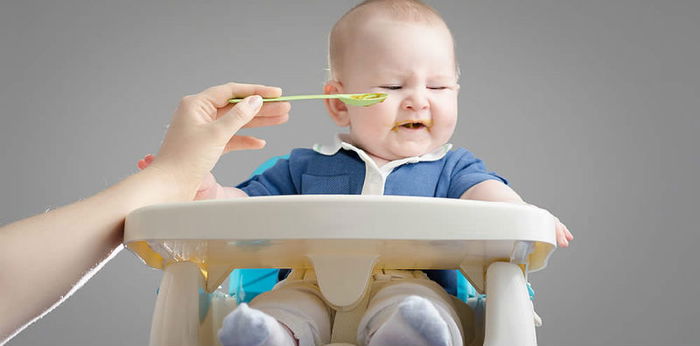 Bayi 8 Bulan Susah Makan, Apa Anda Boleh Buat Untuk Pujuk Si Manja Makan?