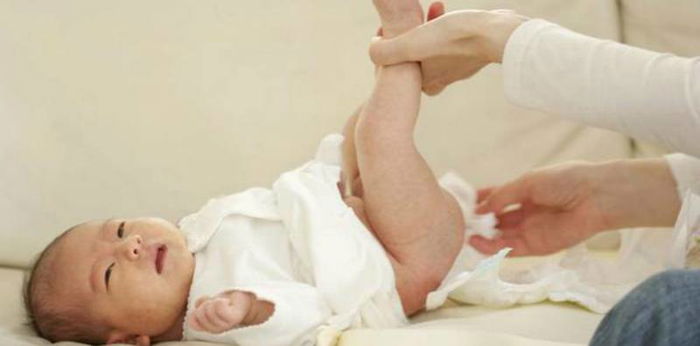 Kenali Warna Najis Bayi Dari Umur 0 Hingga 6 Bulan, Ia Beri Gambaran Tahap Kesihatan Si Manja