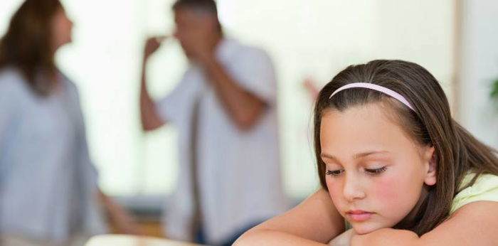 Bahagiakah Lepas Bercerai? Lihat 9 Kesan Buruk Yang Akan Dialami Anak Ini Dulu