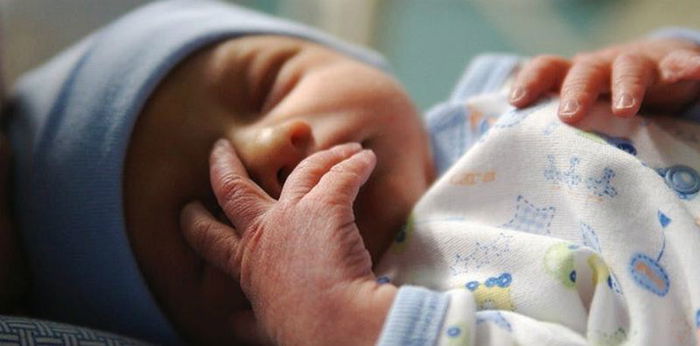 8 Cara Berkesan Agar Berat Badan Bayi Naik Tiap Bulan, Tentu Ibu Tak Bimbang Lagi!