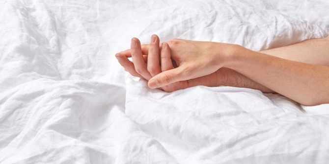 5 Cara Menghangatkan Cinta di Kamar, Ini Pasti Buat Suami Lebih Sayang!