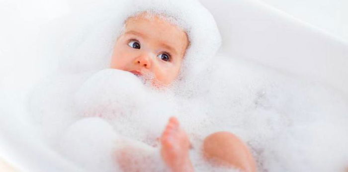 5 Manfaat Bagi Bayi Mandi Susu Badan, Ibu Pasti Gembira Bila Tahu Kelebihannya