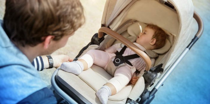 Ramai Parents Keliru Nak Pilih Stroller Jenis Belakang @ Depan, Mana Satu Lebih Selamat?