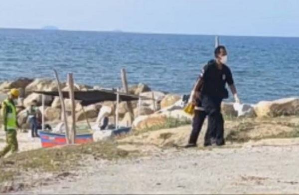 Mayat Bayi Bertali Pusat