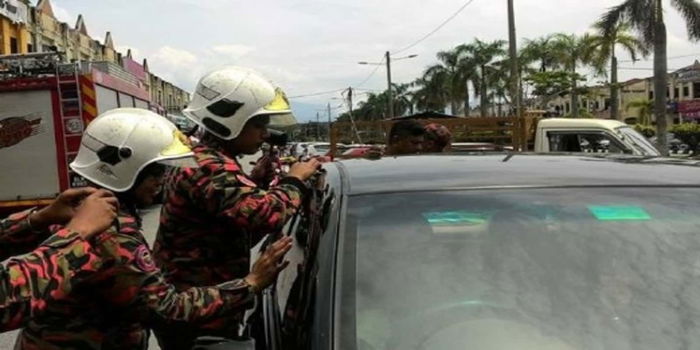 Cemas! Tinggal Anak Untuk Beli Barang, Kereta Pula 'Autolock' Dari Dalam, Anak Tak Bangun