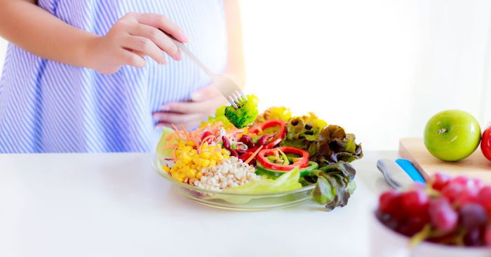 Staying Healthy For Your Developing Child: 6 Nutritional Diet Hacks for Busy Mummies