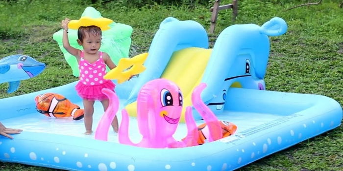 Sebelum Bagi Anak Mandi Kolam, 5 Bahaya Ini Ibu Bapa Kena Ambil Perhatian!