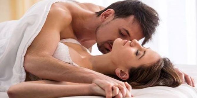 Cara Untuk Menggalakkan Hubungan Seks Yang Sihat, Ini Yang Pasangan Berkahwin Perlu Tahu