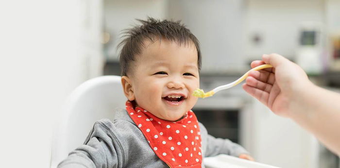 Wean Your Baby With 4 Basic Tips for a Smooth Transition