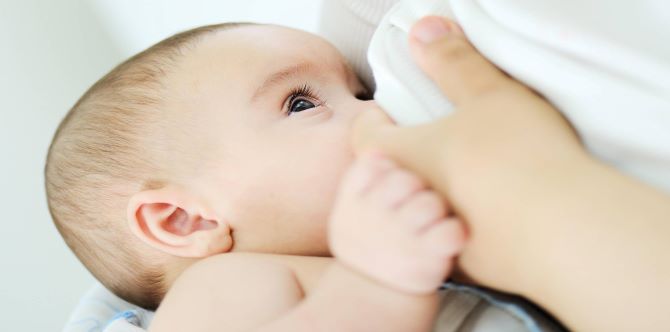 Cara Menyusukan Bayi, Ibu-Ibu WAJIB Tahu, Jangan Biar Bayi Terlebih Atau Terkurang Menyusu