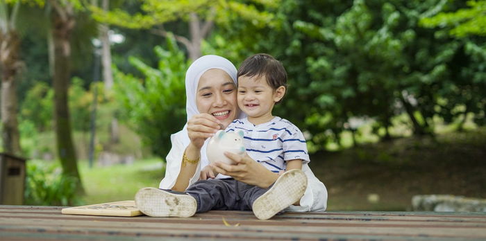 How To Nurture Your Child’s Knowledge About Money