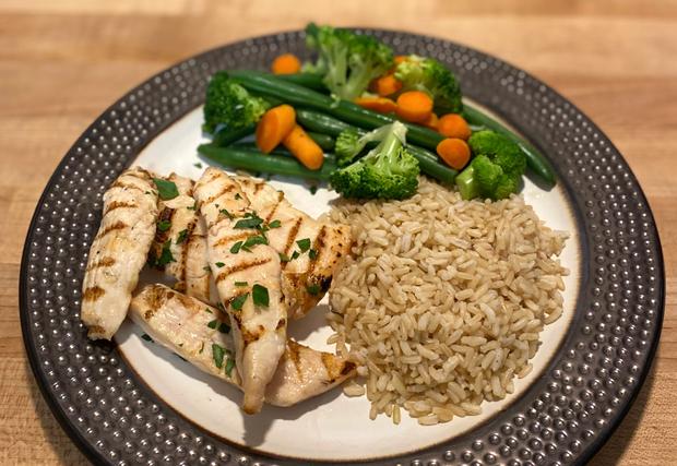 9 Menu Diet Sihat Untuk Ibu Lepas BERSALIN, Susu Badan Pun Melimpah Ruah!