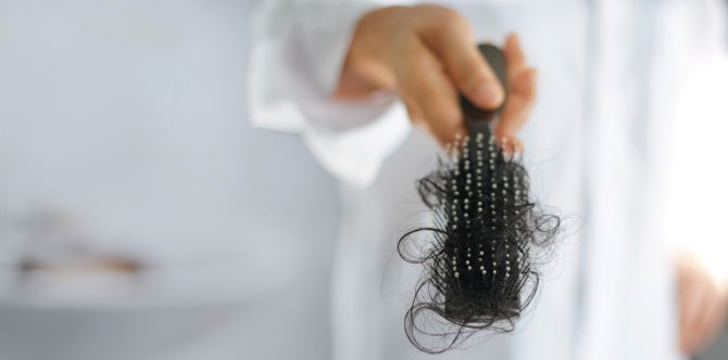 Rambut Gugur Selepas Bersalin: Punca Rambut Gugur, Berapa Lama Ia Terjadi & Cara Mengatasi