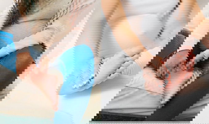 Mengapa Selalu Sakit Tumit Ketika Hamil? Ini Cara Mudah untuk Merawat di Rumah!