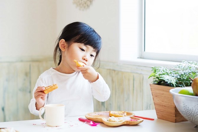 Mengapa Anak Saya Obses Dengan Snack? Adakah Ini Akan Ganggu Pola Pemakanan Hariannya?