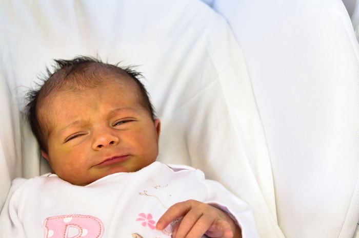 Cara Turunkan Kuning Bayi (Jaundis Neonatal), Elakkan Komplikasi Serius Pada Anak Anda!