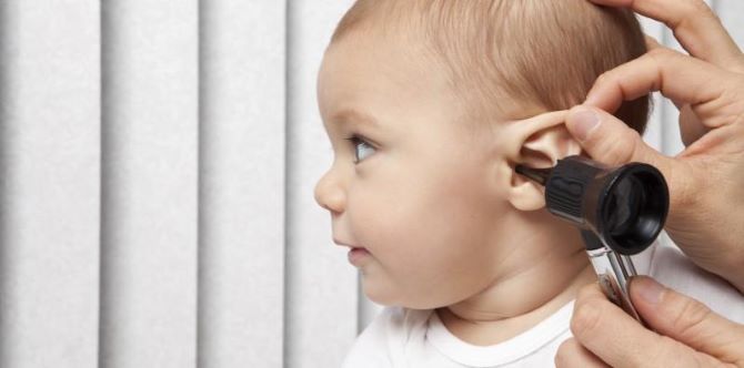 Bayi Sentiasa Menarik Telinga Sendiri, Awas! Anak Mungkin Terkena Jangkitan Telinga!